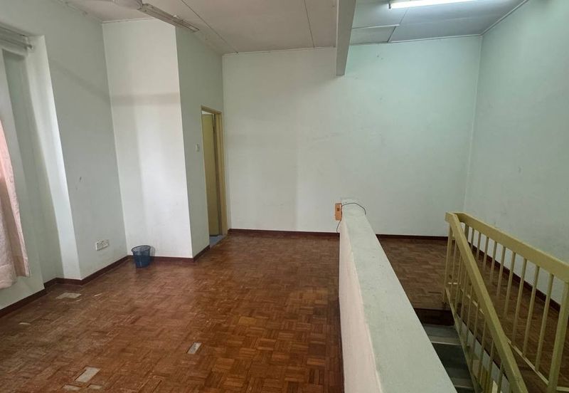 Corner Lot 2.5 Storey Saujana Damansara – 2,863 sqft Below Market, RM930K Only