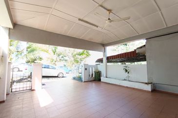 Pantai Dalam Kampung Kerinchi