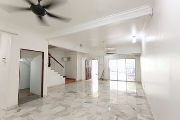 Pantai Dalam Kampung Kerinchi