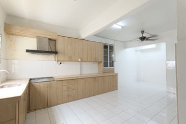 Pantai Dalam Kampung Kerinchi