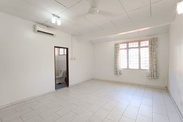 Pantai Dalam Kampung Kerinchi