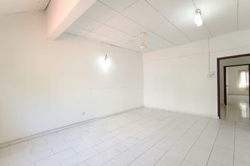 Pantai Dalam Kampung Kerinchi