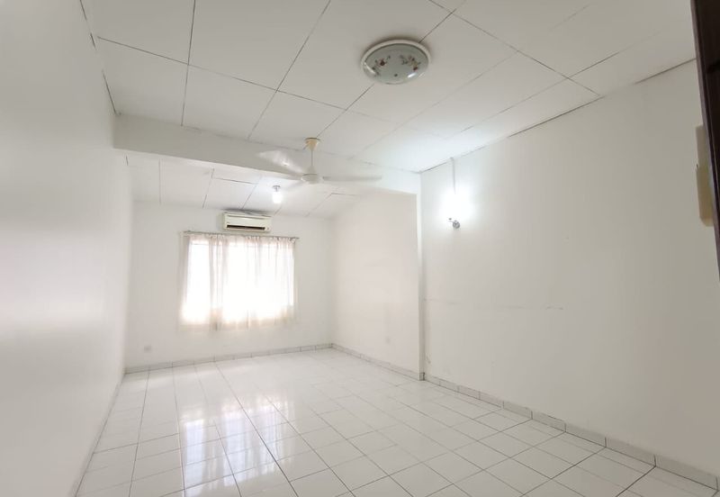 Pantai Dalam Kampung Kerinchi