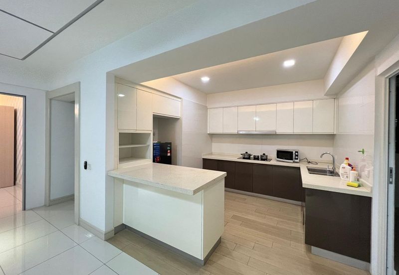 Royalle Condominium @ North Kiara