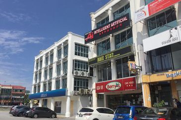Bandar puteri ground floor shop lot for rent 