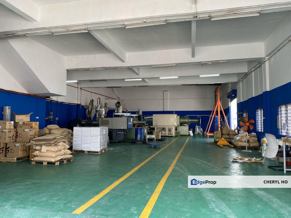 1.5 sty semi D for sale, shah alam technology park, Selangor, Shah Alam