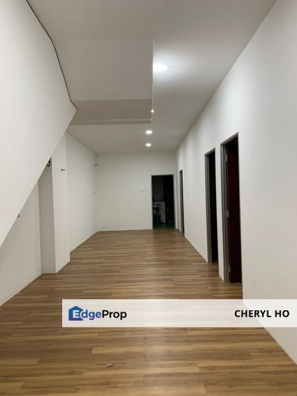 1.5 link shop office for rent at bandar puteri puchong , Selangor, Puchong