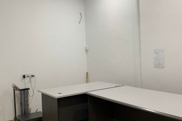 1.5 link shop office for rent at bandar puteri puchong 