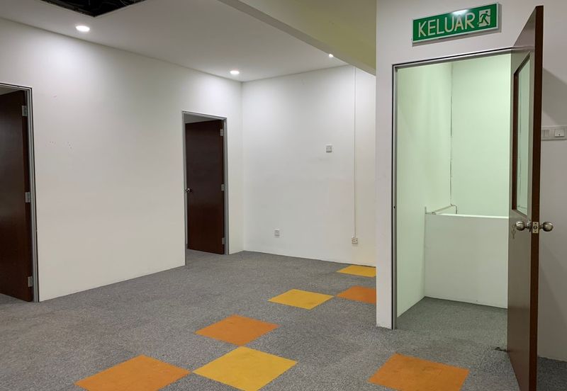 1.5 link shop office for rent at bandar puteri puchong 