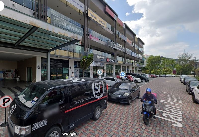 Main road frontage shop lot for rent at Bandar Puteri Puchong 