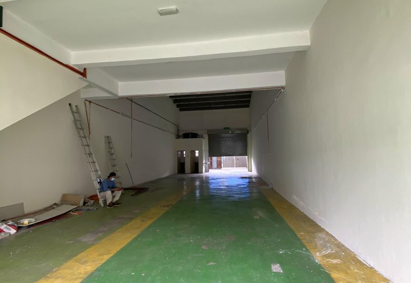Bandar Puteri 5 Shop office 1.5 sty for rent 