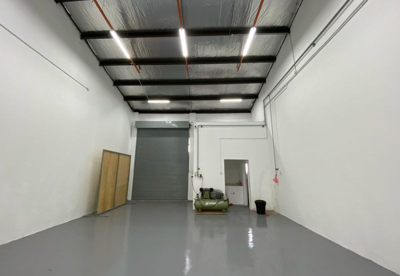 Bandar Puteri 5 Shop office 1.5 sty for rent 