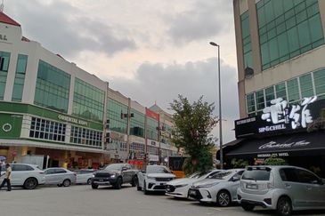 Bandar Puteri Puchong, Puchong, Commercial, Shop lot, Corner, Main road, For rent 