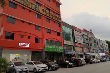Bandar Puteri Puchong, Puchong, Commercial, Shop lot, Corner, Main road, For rent 