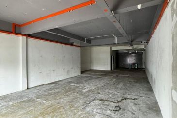 Bandar Puteri Puchong, Puchong, Commercial, Shop lot, Corner, Main road, For rent 