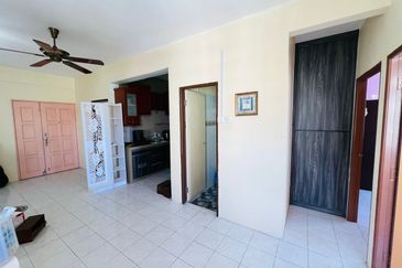 Desa Bayan Apartment