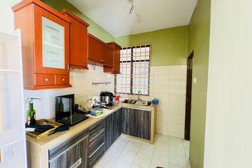 Desa Bayan Apartment