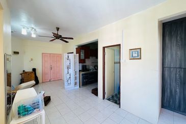 Desa Bayan Apartment