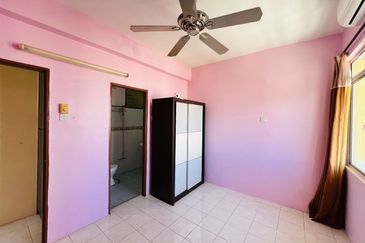 Desa Bayan Apartment