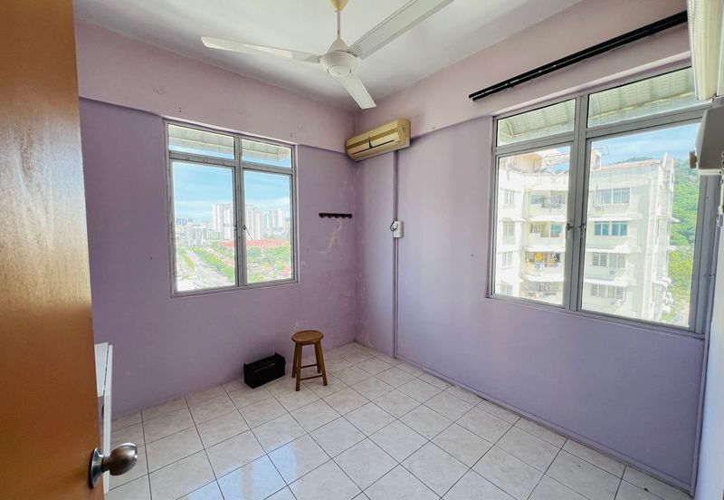 Desa Bayan Apartment