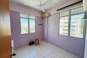 Desa Bayan Apartment