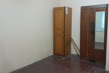 [1920sf] 2 STOREY TERRACE JALAN PERMAI GELUGOR Bukit Gambier LANDED