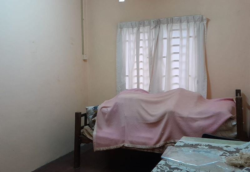 [1920sf] 2 STOREY TERRACE JALAN PERMAI GELUGOR Bukit Gambier LANDED