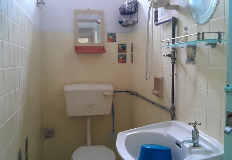 [1920sf] 2 STOREY TERRACE JALAN PERMAI GELUGOR Bukit Gambier LANDED