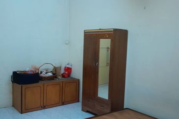 [1920sf] 2 STOREY TERRACE JALAN PERMAI GELUGOR Bukit Gambier LANDED