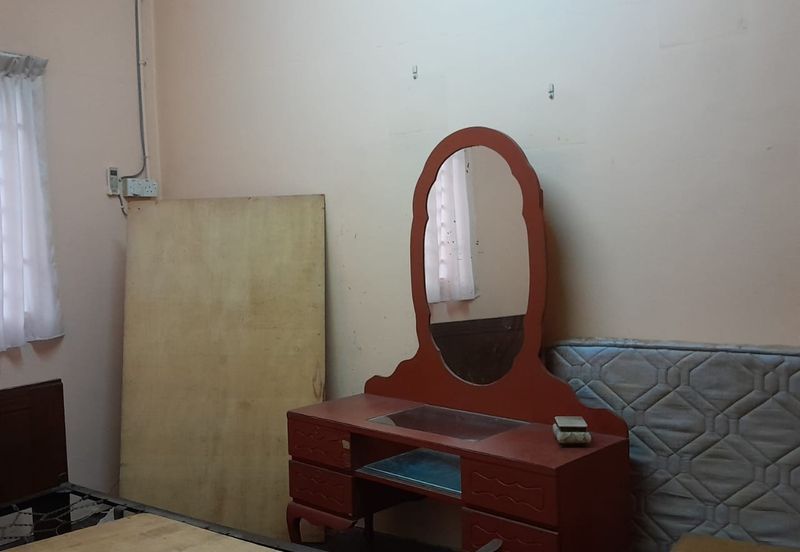 [1920sf] 2 STOREY TERRACE JALAN PERMAI GELUGOR Bukit Gambier LANDED