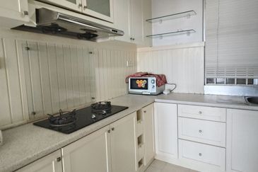 Coastal Tower, Ratu Mutiara