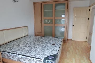 University Place (Plaza Ivory)