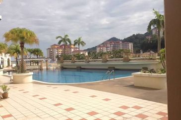 University Place (Plaza Ivory)