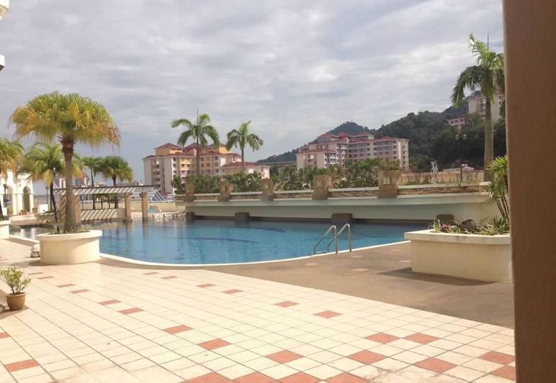 University Place (Plaza Ivory)