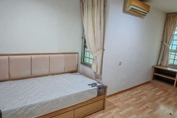 University Place (Plaza Ivory)