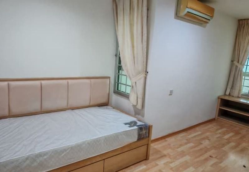 University Place (Plaza Ivory)