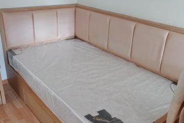 University Place (Plaza Ivory)