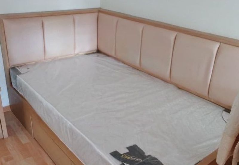 University Place (Plaza Ivory)