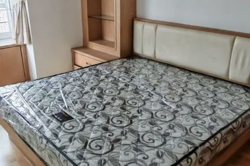 University Place (Plaza Ivory)