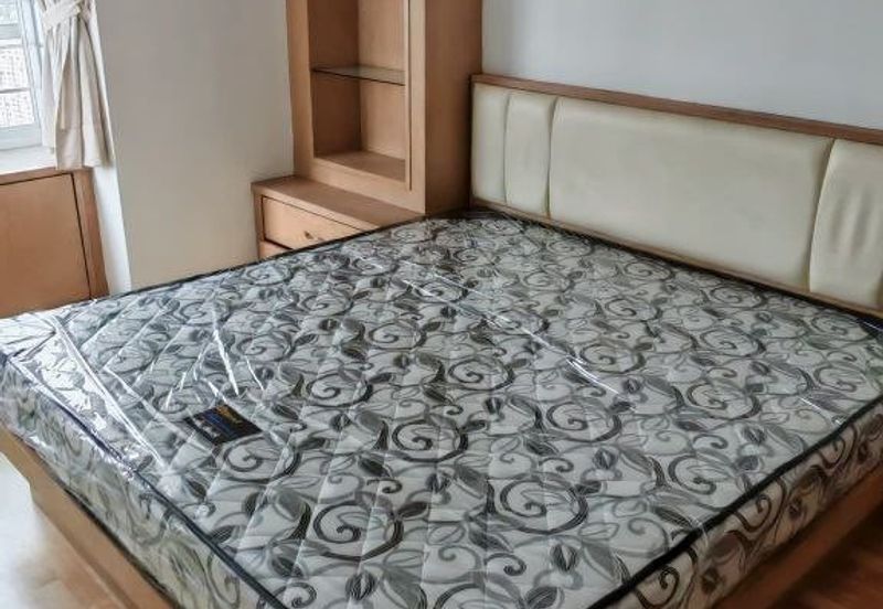 University Place (Plaza Ivory)