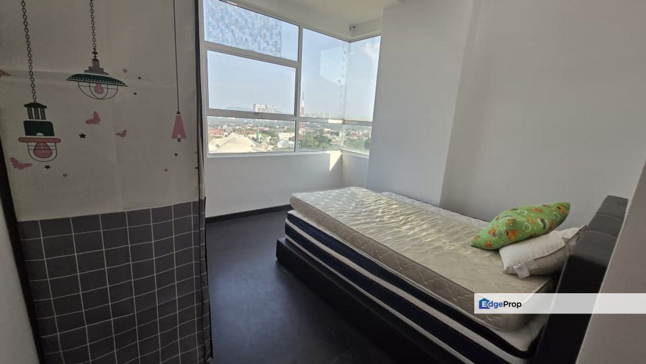 The Oasis Gelugor Renovated & Furnished Block C Middle Floor, Penang, Gelugor