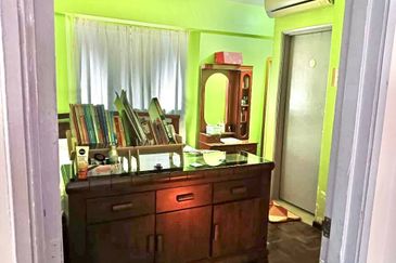 Tasik Heights Apartment