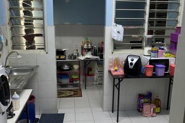 Apartment Teratai, Taman Sutera