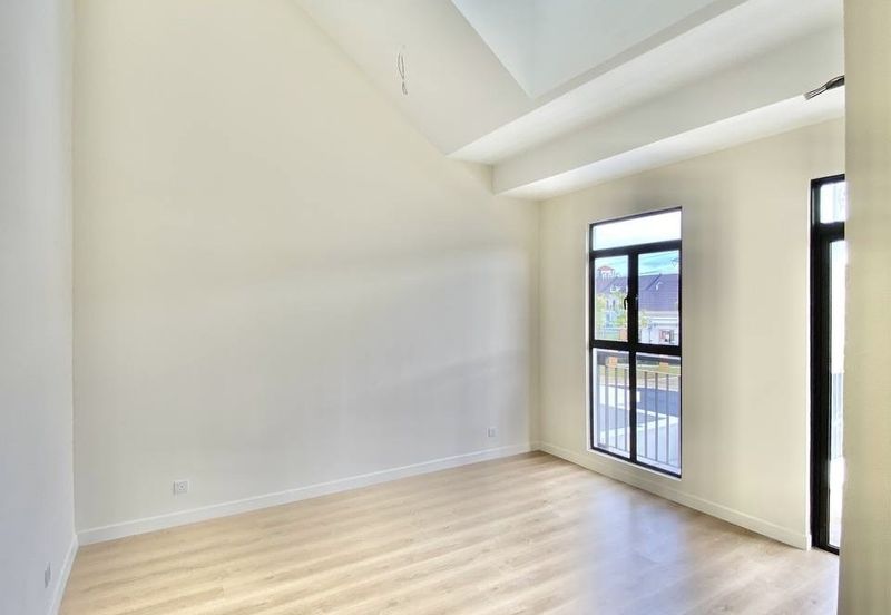 Monet Springtime @ Sunsuria City