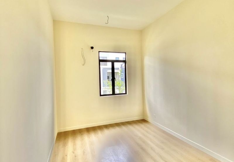 Monet Springtime @ Sunsuria City