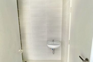 Monet Springtime @ Sunsuria City