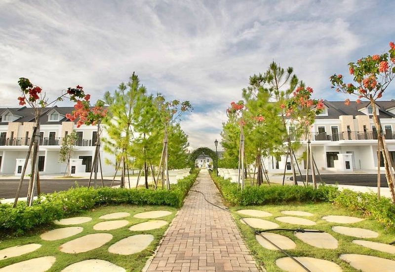 Monet Springtime @ Sunsuria City