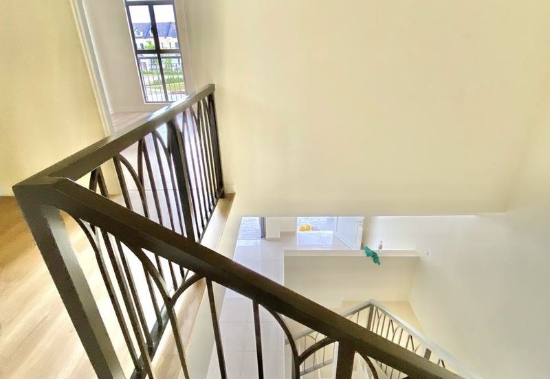 Monet Springtime @ Sunsuria City