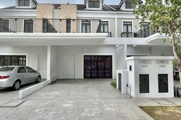 Monet Springtime @ Sunsuria City