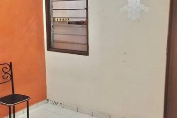 Vista Pinggiran, Taman Pinggiran Putra